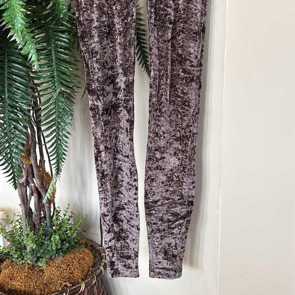 Lululemon Wunder Lounge High-Rise Tight 28" Crushed Velvet Special Edition Brown - Picture 4 of 16